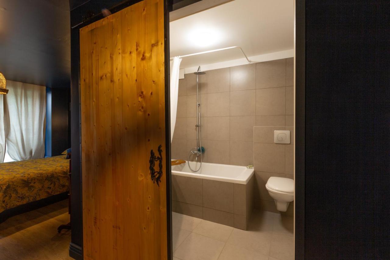Bed and Breakfast Les Dames-Jeannes Chavot-Courcourt Екстер'єр фото